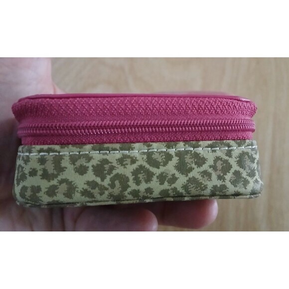Fossil Travel Pill Case Organizer 8-Day Compartments Zipper Leopard Print NEW - Picture 10 of 10